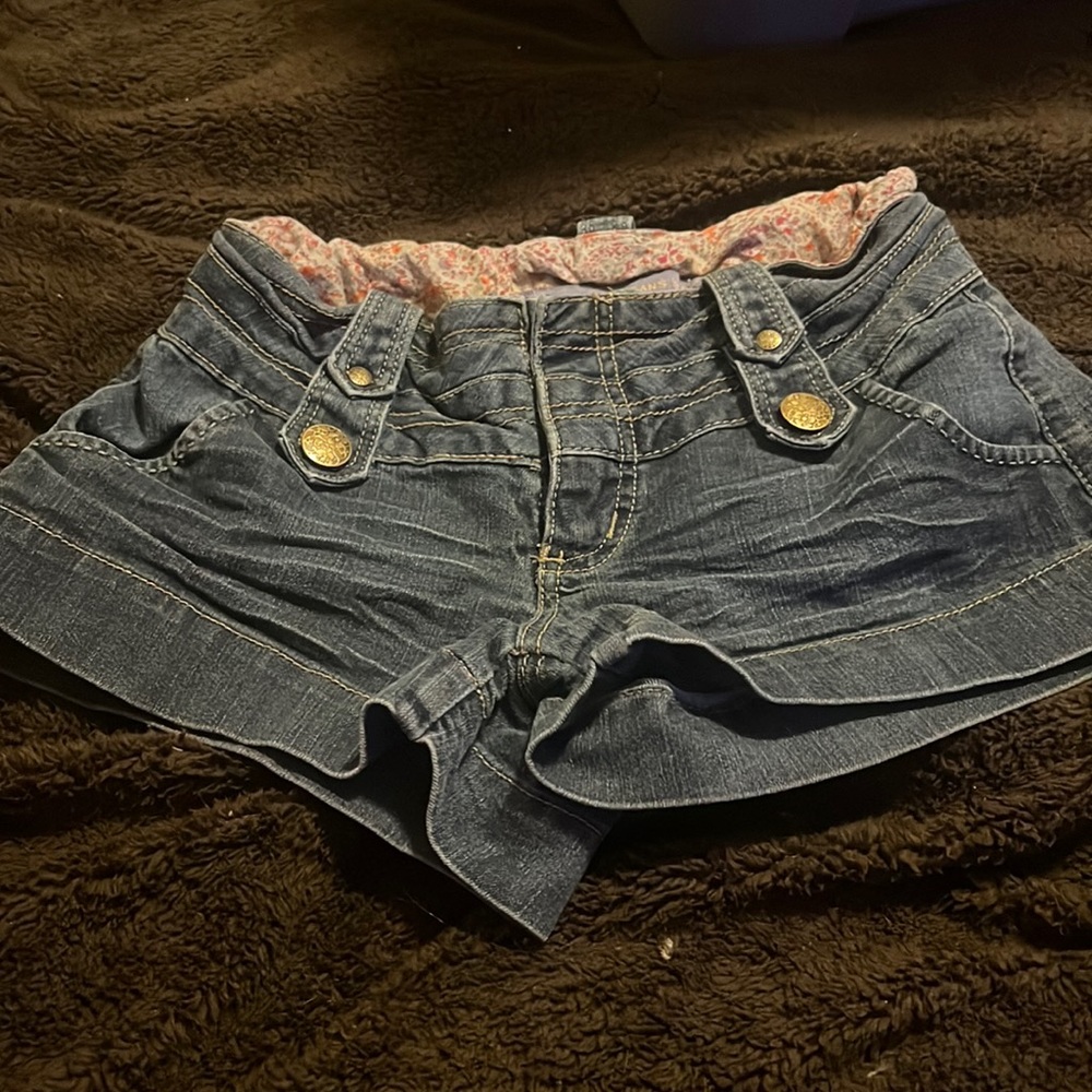 Short, jean booty shorts with flower interior
